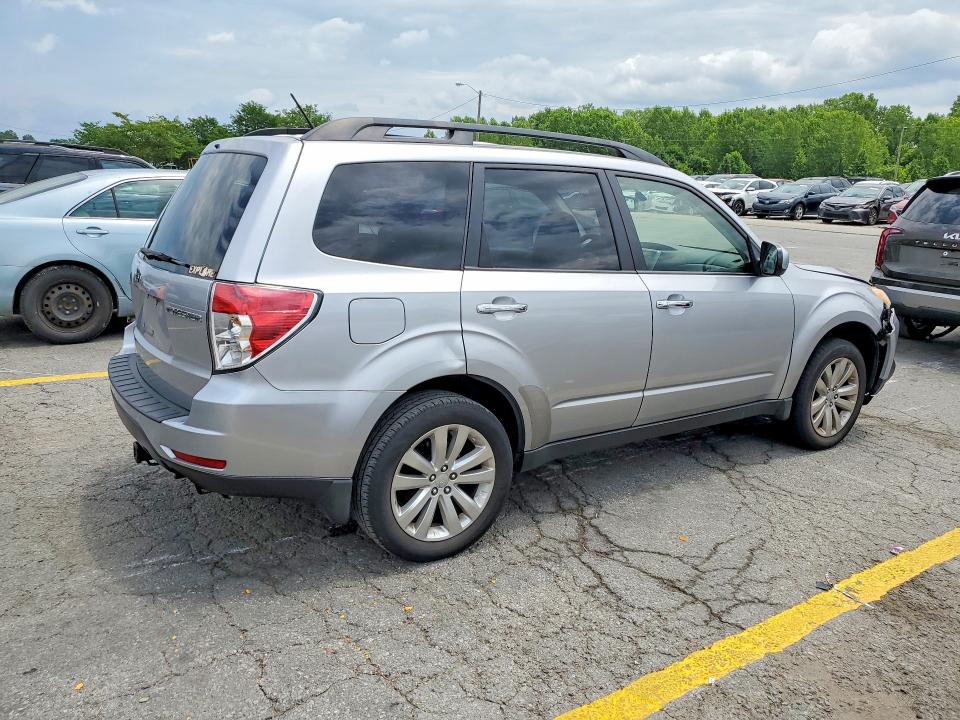 2012 Subaru Forester VIN JF2SHBDC4CH433460 COPART salvage auction — FRONT END, Ky - Cert Of Title-Salvage, sold $650 on 2026-08-27 (photo 3)