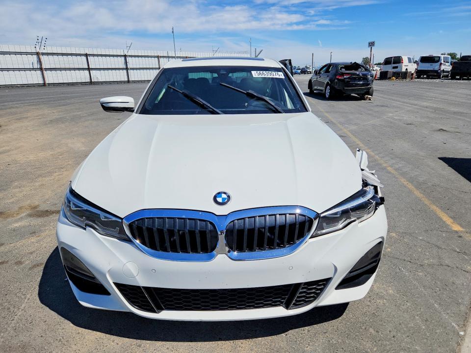 2019 BMW 3er VIN WBA5R1C54KAK06621 COPART salvage auction — SIDE, Salvage Title, sold $5,300 on 2026-07-30 (photo 5)
