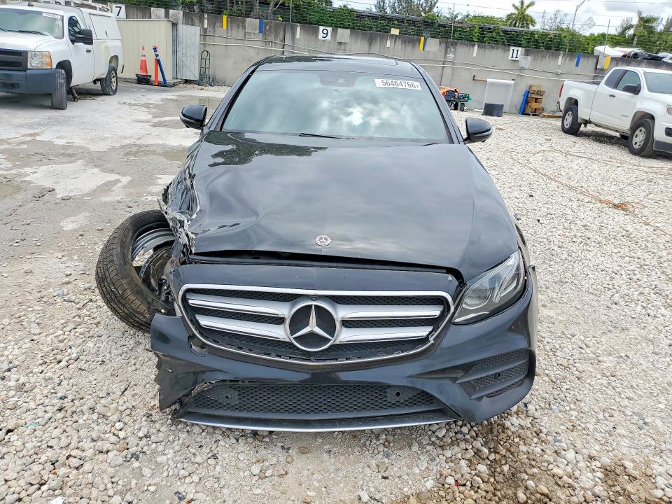 2019 Mercedes-benz E-klasse VIN WDDZF4JB4KA517429 COPART salvage auction — SIDE, Fl - Cert Of Title Slvg Rebuildable, sold $3,300 on 2026-08-07 (photo 5)