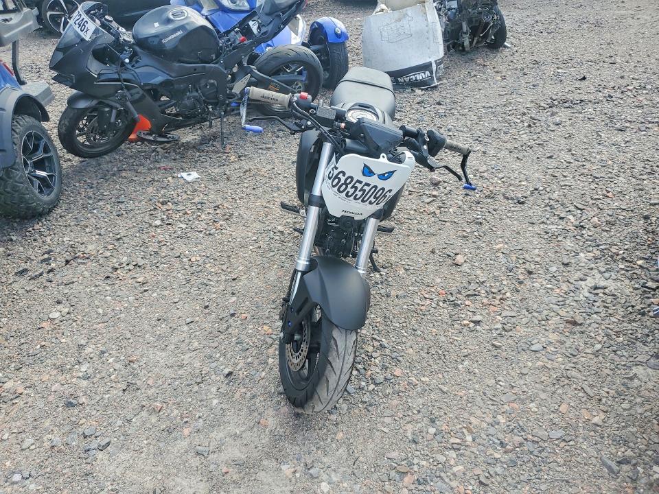2023 Honda Grom VIN MLHJC9217P5105523 COPART salvage auction — FRONT END, Sc - Certificate Of Title, sold $675 on 2026-07-02 (photo 2)