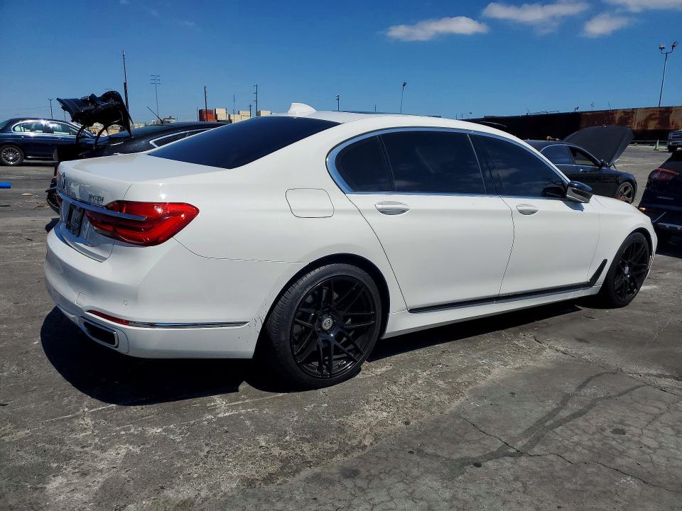 2019 BMW 7 series VIN WBA7E2C55KB217759 COPART salvage auction — NORMAL WEAR, Ca - Dis/Dlr/Exp Only Clean Title (P), sold $5,500 on 2026-07-08 (photo 3)
