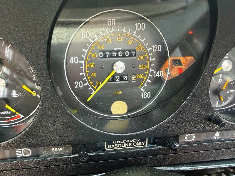 1985 Mercedes-benz 280 VIN WDB1070421A025219 COPART salvage auction — NORMAL WEAR, Nj - Certificate Of Title, sold $1,050 on 2026-07-07 (photo 8)