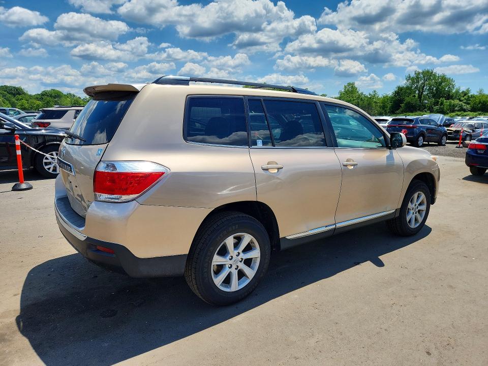 2012 Toyota Highlander VIN 5TDBK3EH9CS094545 COPART salvage auction — REAR END, Salvage Title, sold $2,850 on 2026-07-17 (photo 3)