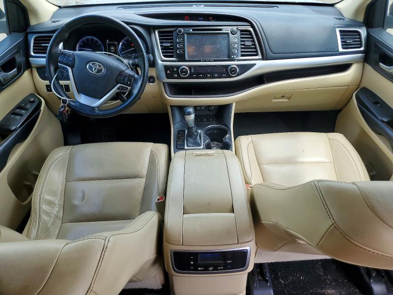 2018 Toyota Highlander VIN 5TDJZRFH7JS561872 COPART salvage auction — MINOR DENT/SCRATCHES, Ny - Certificate Of Title (P), sold $12,000 on 2026-07-14 (photo 8)