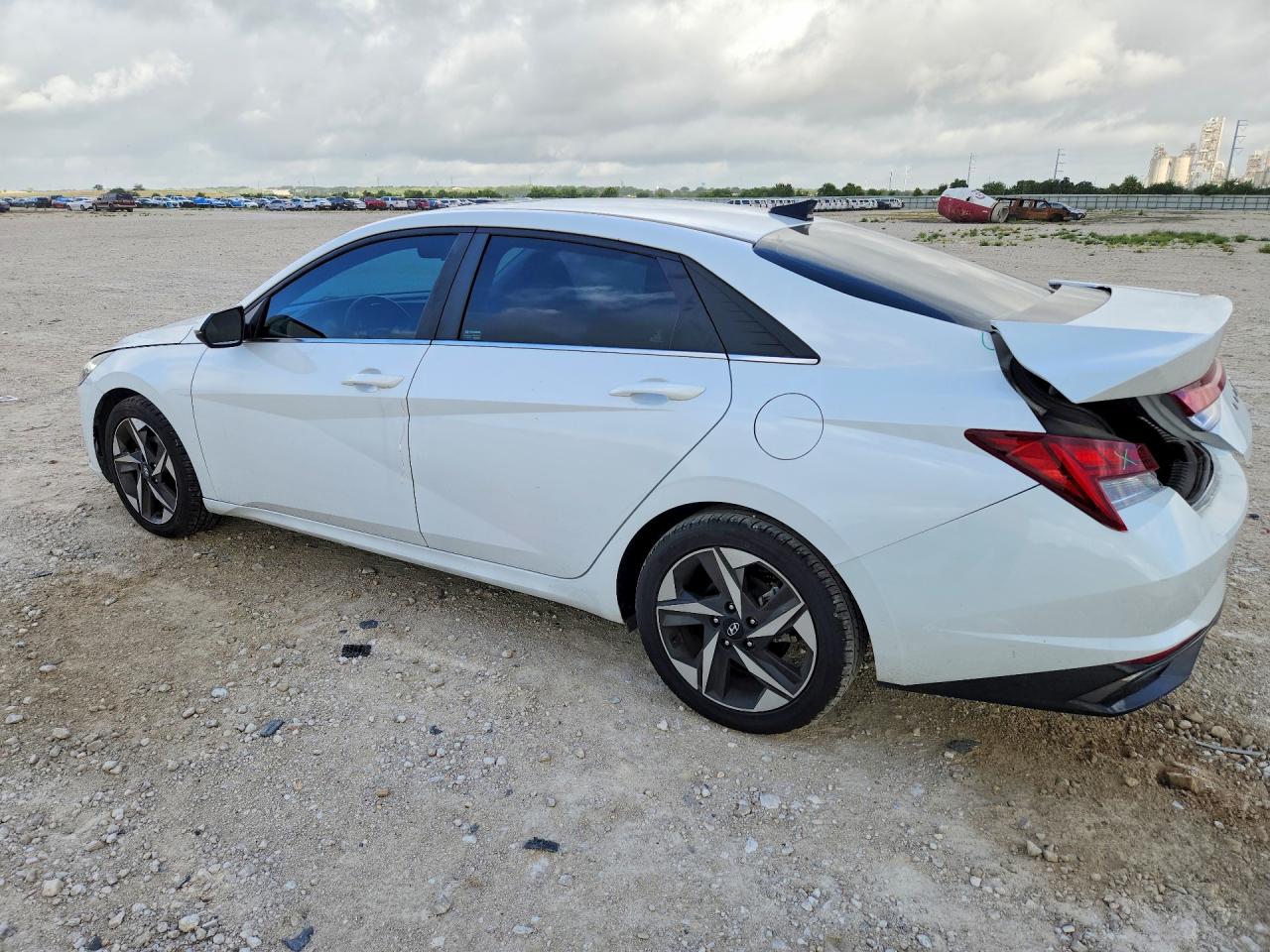2022 Hyundai Elantra VIN 5NPLN4AG3NH081328 COPART salvage auction — Rear End, TX - SALVAGE VEHICLE TITLE, sold $5,600 on 2026-07-09 (photo 2)