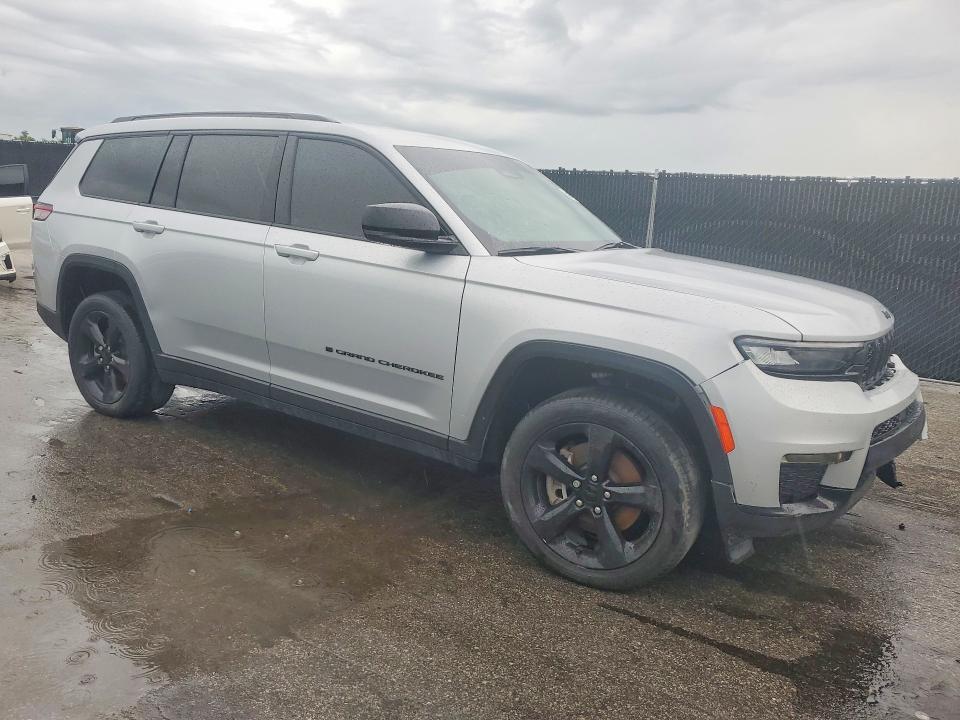 2024 Jeep Cherokee VIN 1C4RJKBG2R8503652 COPART salvage auction — SIDE, FL - CERTIFICATE OF TITLE, sold $13,300 on 2026-07-28 (photo 4)