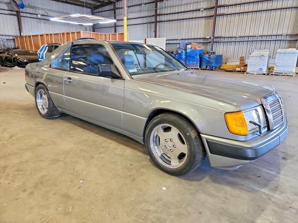 1988 Mercedes-benz 300 VIN WDBEA50D8JA703536 COPART salvage auction — VANDALISM, GA - CLEAN TITLE WITH THEFT HISTORY, sold $6,400 on 2026-07-06 (photo 4)