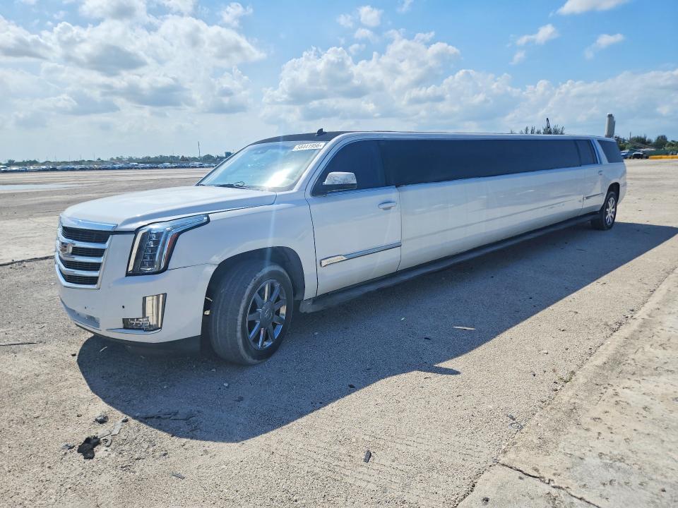 2015 Chevrolet Suburban VIN 1GNSCJKC0FR139800 COPART salvage auction — MINOR DENT/SCRATCHES, FL - CERTIFICATE OF TITLE, sold $9,000 on 2026-07-30 (photo 1)