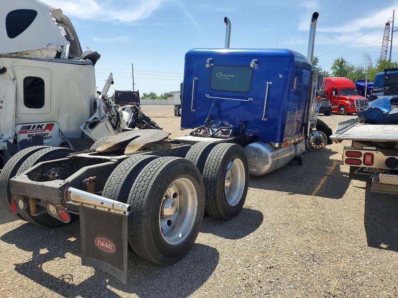 2007 Peterbilt 379 VIN 1XP5DB9X67D742765 COPART salvage auction — ALL OVER, IA - CERT OF TITLE-SALVAGE TITLE, sold $7,700 on 2026-08-27 (photo 4)