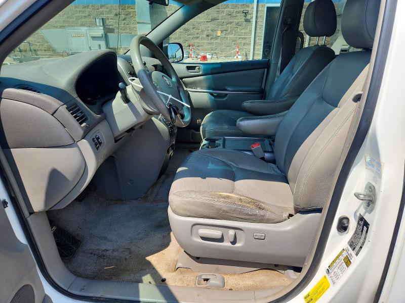 2010 Toyota Sienna VIN 5TDKK4CC2AS298873 COPART salvage auction — SIDE, CT - CERT OF TITLE-SALVAGE, sold $950 on 2026-07-10 (photo 7)