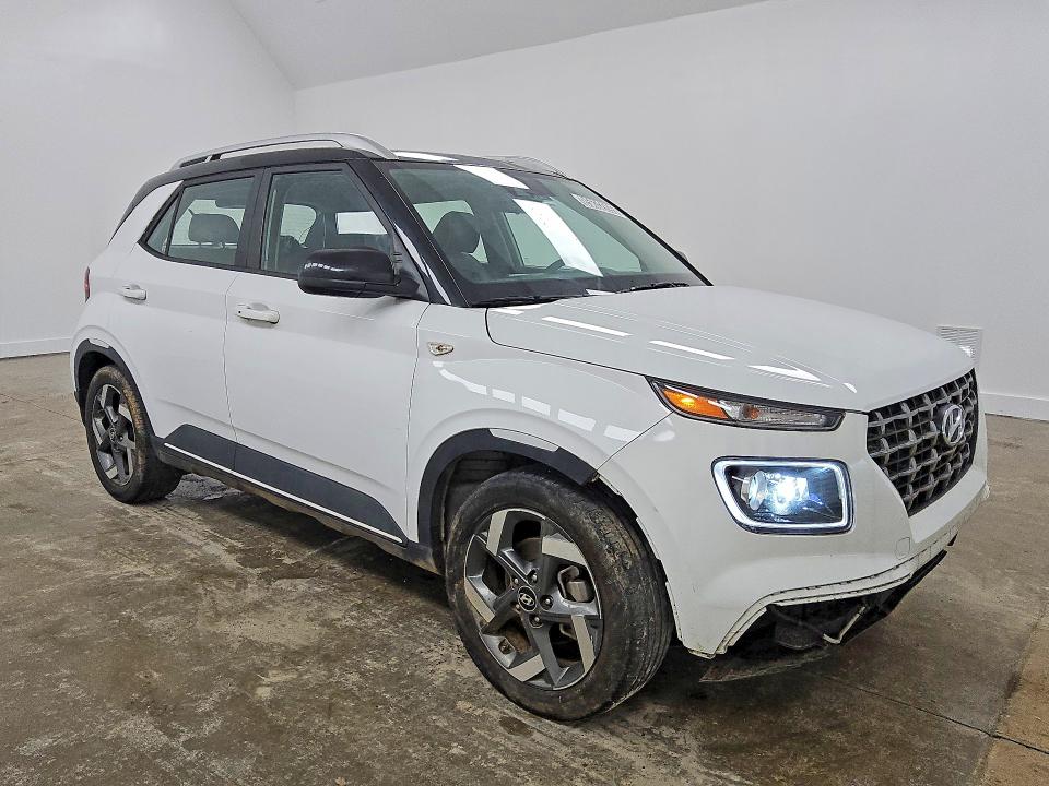 2022 Hyundai Venue VIN KMHRC8A3XNU172117 COPART salvage auction — MINOR DENT/SCRATCHES, AL - CERTIFICATE OF TITLE, sold $9,500 on 2026-07-23 (photo 4)