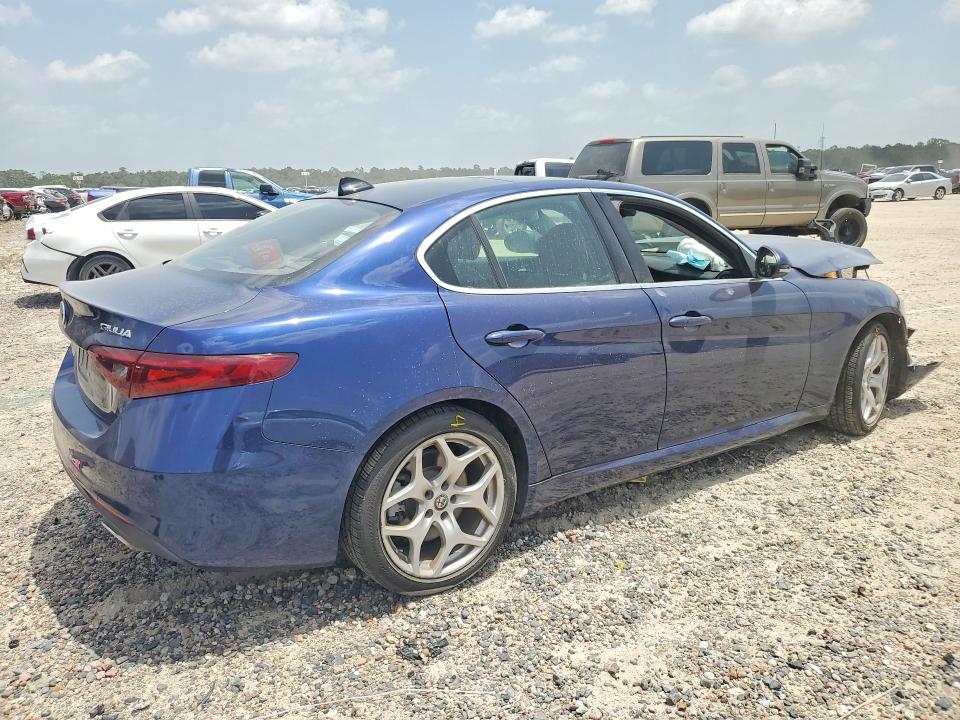 2021 Alfa romeo Giulia VIN ZARFAMBN0M7640249 COPART salvage auction — FRONT END, Tx - Salvage Vehicle Title, sold $2,350 on 2026-07-17 (photo 3)