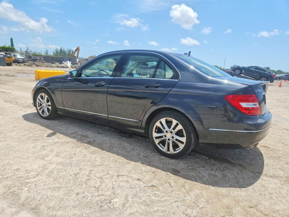 2013 Mercedes-benz VIN WDDGF8AB2DR263285 COPART salvage auction — MINOR DENT/SCRATCHES, Fl - Certificate Of Title, sold $1,450 on 2026-07-14 (photo 2)