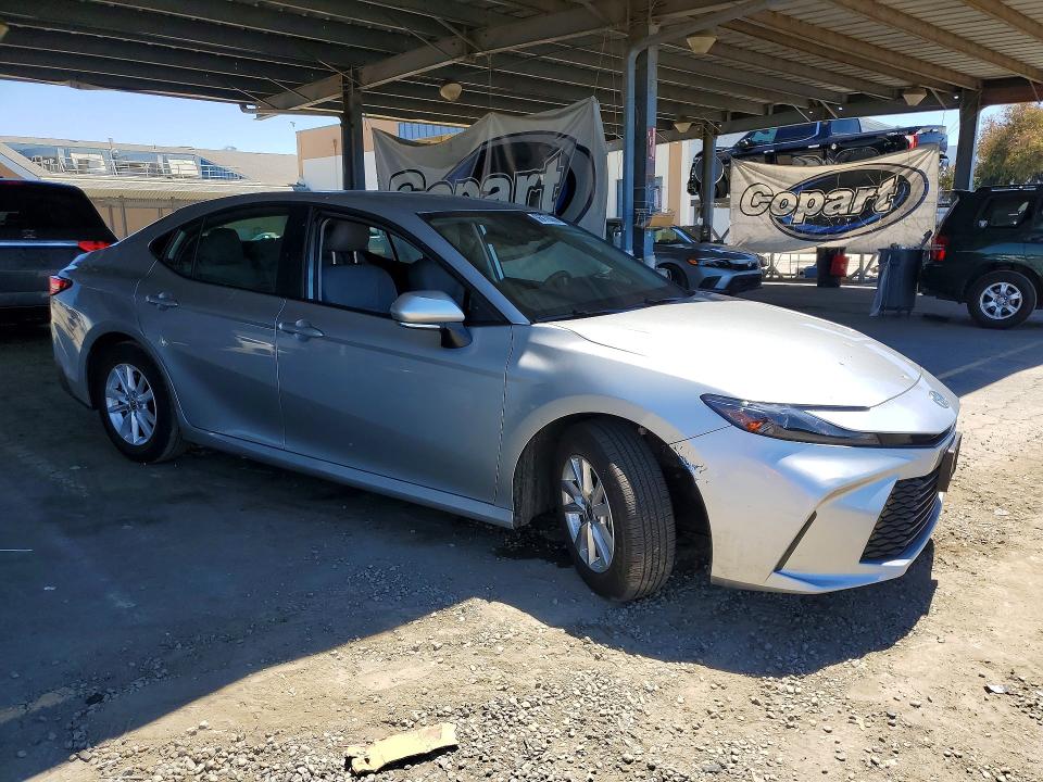 2025 Toyota Camry VIN 4T1DAACK2SU191204 COPART salvage auction — VANDALISM, Ca - Salvage Certificate, sold $14,000 on 2026-07-02 (photo 4)