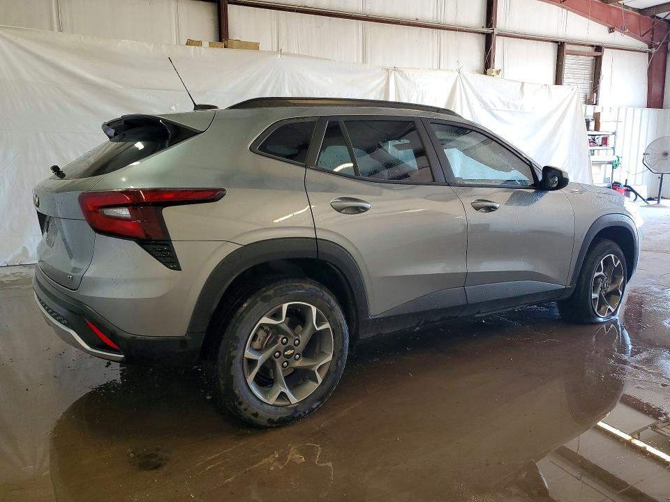 2024 Chevrolet Trax VIN KL77LHE2XRC174312 COPART salvage auction — SIDE, Tx - Salvage Vehicle Title, sold $1,950 on 2026-07-23 (photo 3)