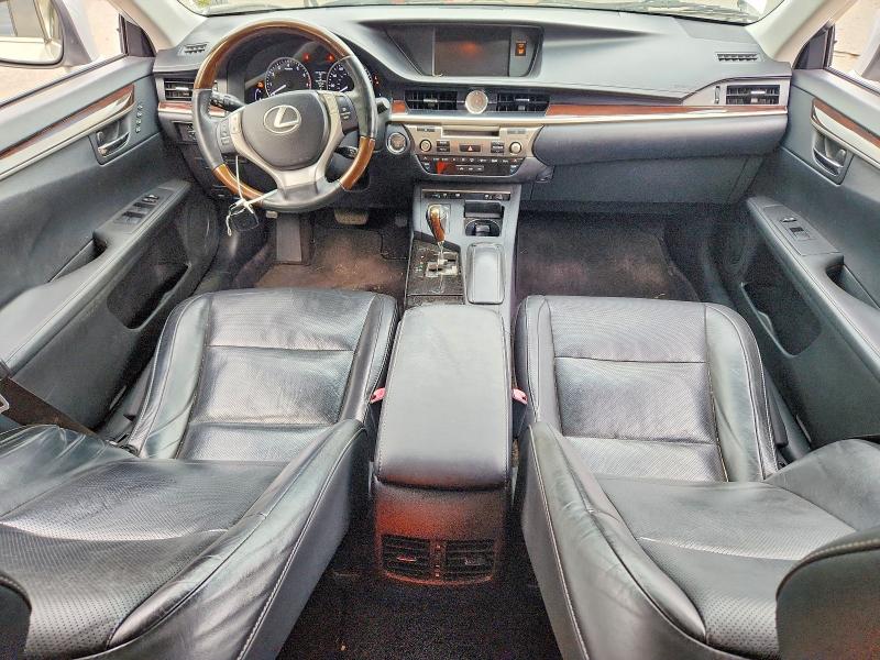 2014 Lexus VIN JTHBK1GG0E2107362 COPART salvage auction — REAR END, Id - Salvage Certificate Of Title, sold $550 on 2026-07-23 (photo 8)