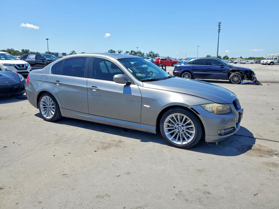 2011 BMW 3er VIN WBAPN7C51BA781847 COPART salvage auction — MINOR DENT/SCRATCHES, Tx - Certificate Of Title (P), sold $4,250 on 2026-07-06 (photo 4)