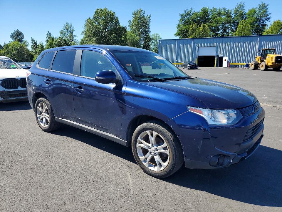 2014 Mitsubishi Outlander VIN JA4AZ3A32EZ015410 COPART salvage auction — NORMAL WEAR, CA - SALVAGE CERTIFICATE (P), sold $1,100 on 2026-07-20 (photo 4)