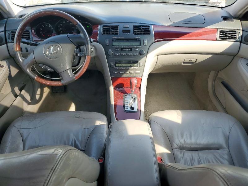 2002 Lexus Es 300 VIN JTHBF30G120009751 COPART salvage auction — MINOR DENT/SCRATCHES, MA - CERT OF TITLE-RECONSTRCTD COLL, sold $375 on 2026-07-16 (photo 8)