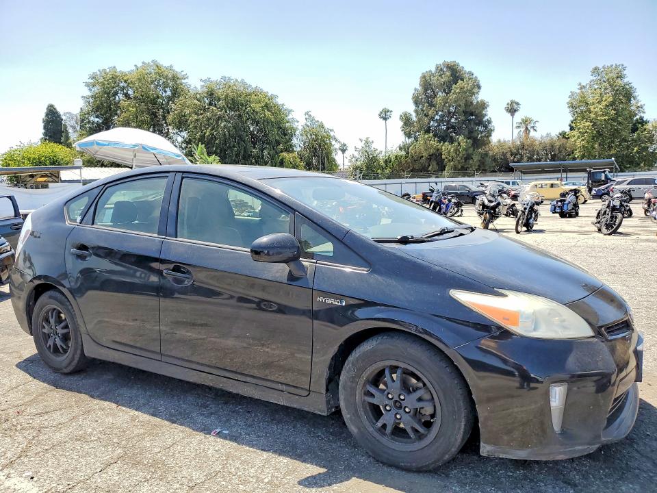 2014 Toyota Prius VIN JTDKN3DU2E1739672 COPART salvage auction — MINOR DENT/SCRATCHES, Ca - App For Dup Clean Or Ac, sold $2,050 on 2026-07-28 (photo 4)