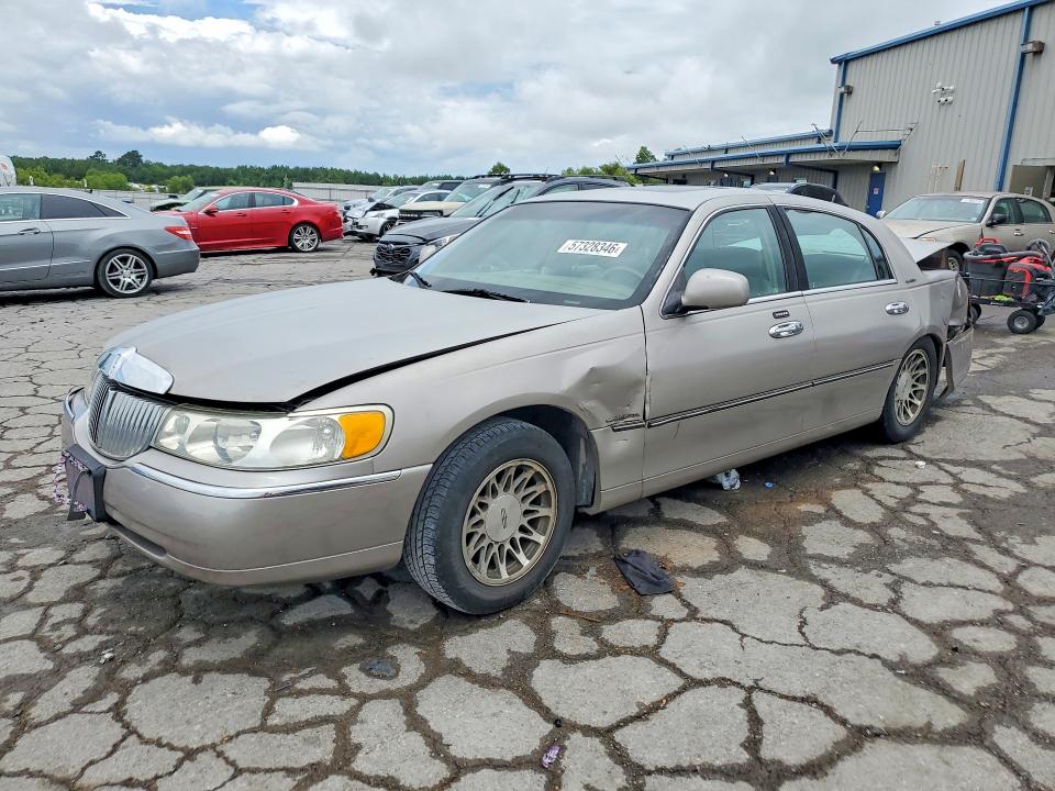 2002 Lincoln TOWN CAR VIN 1LNHM82W42Y611866 COPART salvage auction — REAR END, Tn - Salvage Certificate, sold $575 on 2026-07-09 (photo 1)