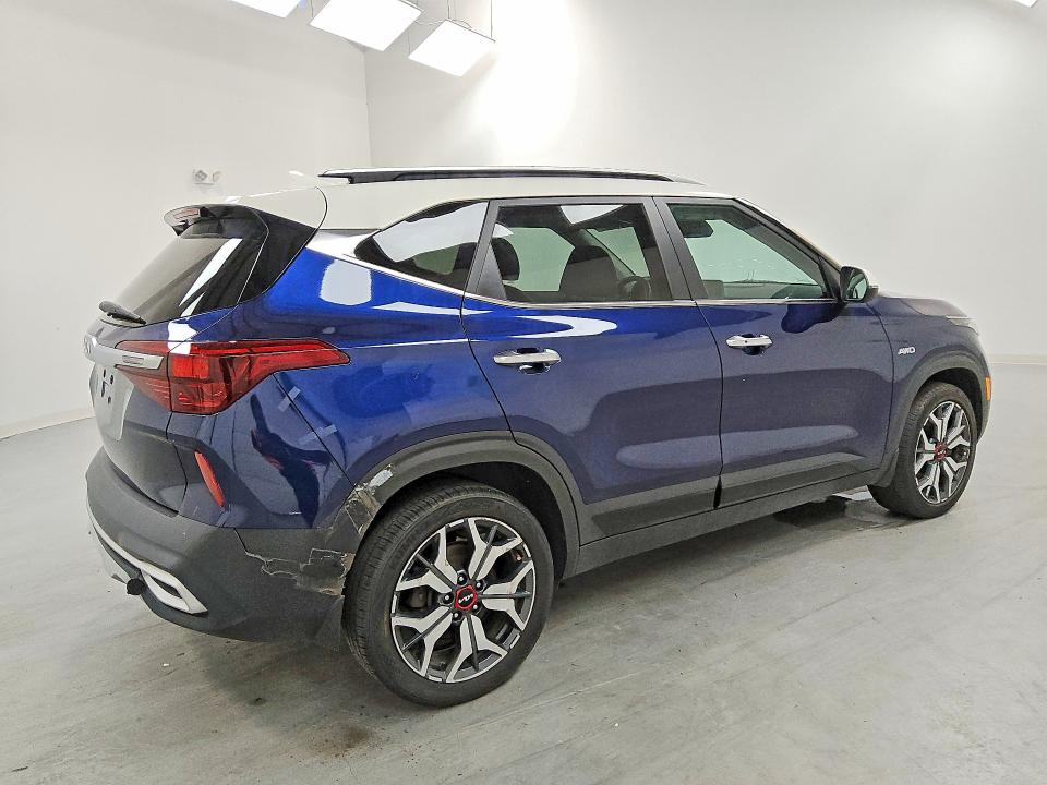 2022 Kia Seltos VIN KNDETCA27N7294199 COPART salvage auction — MINOR DENT/SCRATCHES, In - Certificate Of Title, sold $11,800 on 2026-08-13 (photo 3)