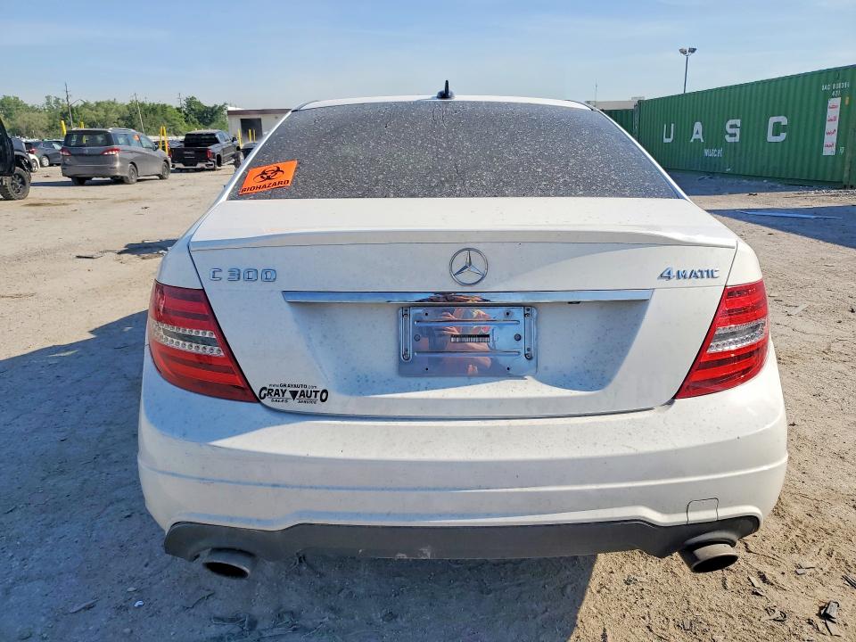 2013 Mercedes-benz C-klasse VIN WDDGF8AB2DR242212 COPART salvage auction — FRONT END, In - Cert Of Title-Salvage Title, sold $500 on 2026-07-28 (photo 6)