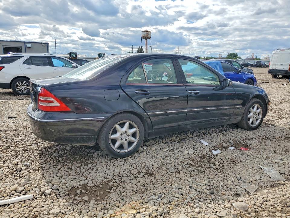 2002 Mercedes-benz C-klasse VIN WDBRF61J12F146373 COPART salvage auction — WATER/FLOOD, IL - SALVAGE CERT-FLOOD, sold $225 on 2026-07-15 (photo 3)