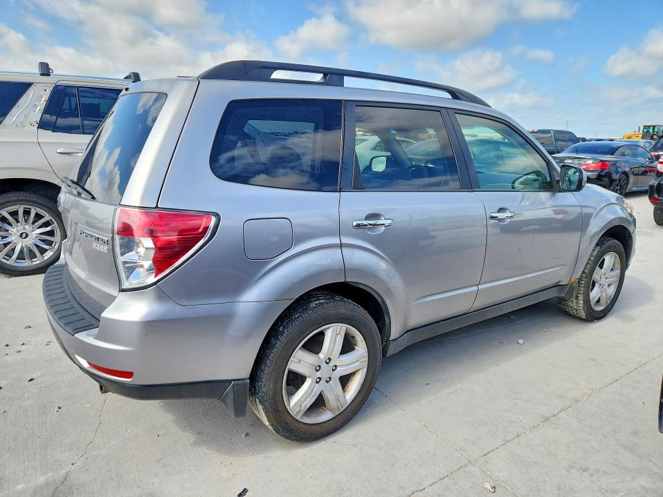 2010 Subaru Forester VIN JF2SH6DC2AH901030 COPART salvage auction — MINOR DENT/SCRATCHES, Ny - Certificate Of Title (P), sold $2,050 on 2026-07-07 (photo 3)