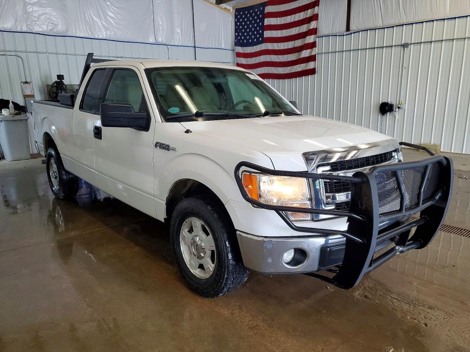 2014 Ford F-150 VIN 1FTFX1EF3EFA94744 COPART salvage auction — NORMAL WEAR, PA - CERT OF TITLE, sold $8,600 on 2026-07-09 (photo 4)