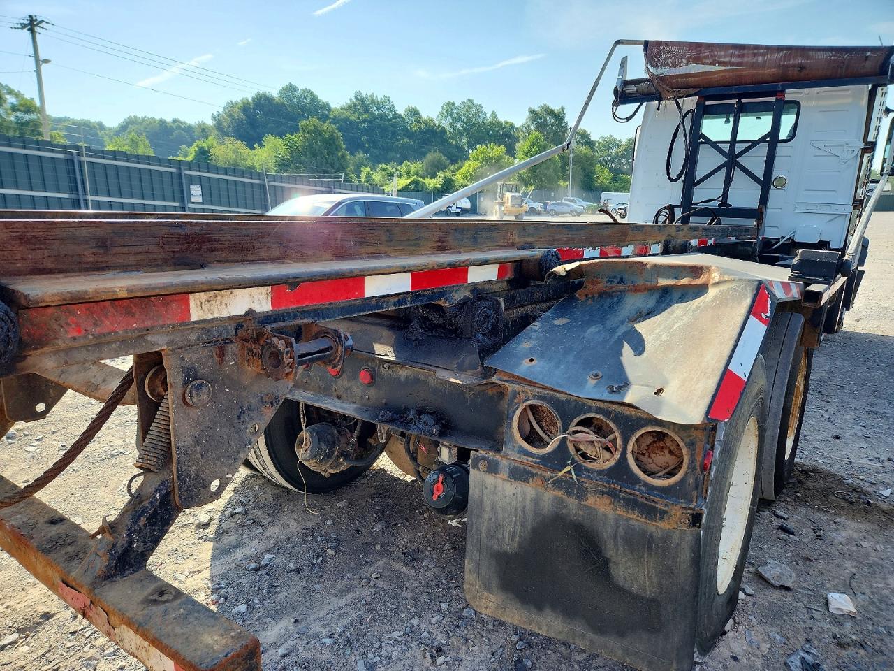2009 Volvo VHD VIN 4V5K99EJ09N270351 COPART salvage auction — Rear End, FL - CERTIFICATE OF DESTRUCTION, sold $1,050 on 2026-07-09 (photo 9)