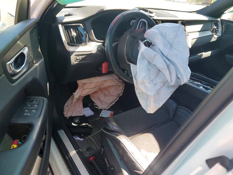 2019 Volvo VIN YV4A22RM1K1333849 COPART salvage auction — VANDALISM, MN - CERT OF TITLE-SALVAGE, sold $5,400 on 2026-07-02 (photo 8)