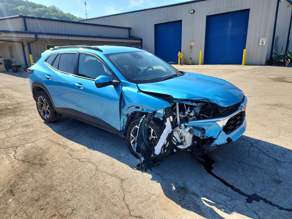 2025 Chevrolet Trax VIN KL77LHEP0SC024615 COPART salvage auction — FRONT END, Pa - Certificate Of Salvage, sold $4,400 on 2026-07-23 (photo 4)