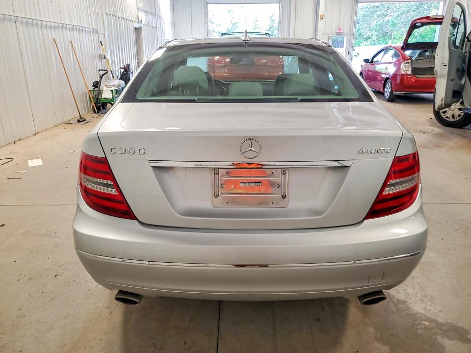 2012 Mercedes-benz VIN WDDGF8BB4CA606030 COPART salvage auction — FRONT END, Mn - Cert Of Title-Salvage, sold $1,250 on 2026-07-09 (photo 6)