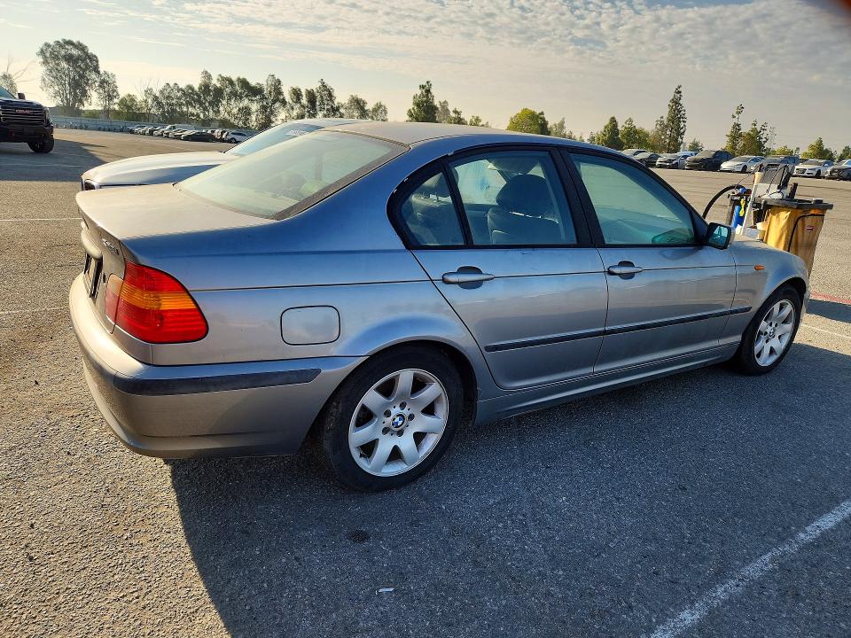 2003 BMW 3 series VIN WBAEV33433KR24008 COPART salvage auction — MINOR DENT/SCRATCHES, Ca - Dis/Dlr/Exp Only Clean Title (P), sold $325 on 2026-07-21 (photo 3)