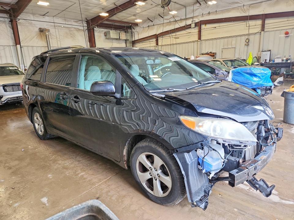 2017 Toyota Sienna VIN 5TDKZ3DC2HS792570 COPART salvage auction — FRONT END, Wi - Junked Vehicle Bill Of Sale, sold $1,750 on 2026-07-06 (photo 4)