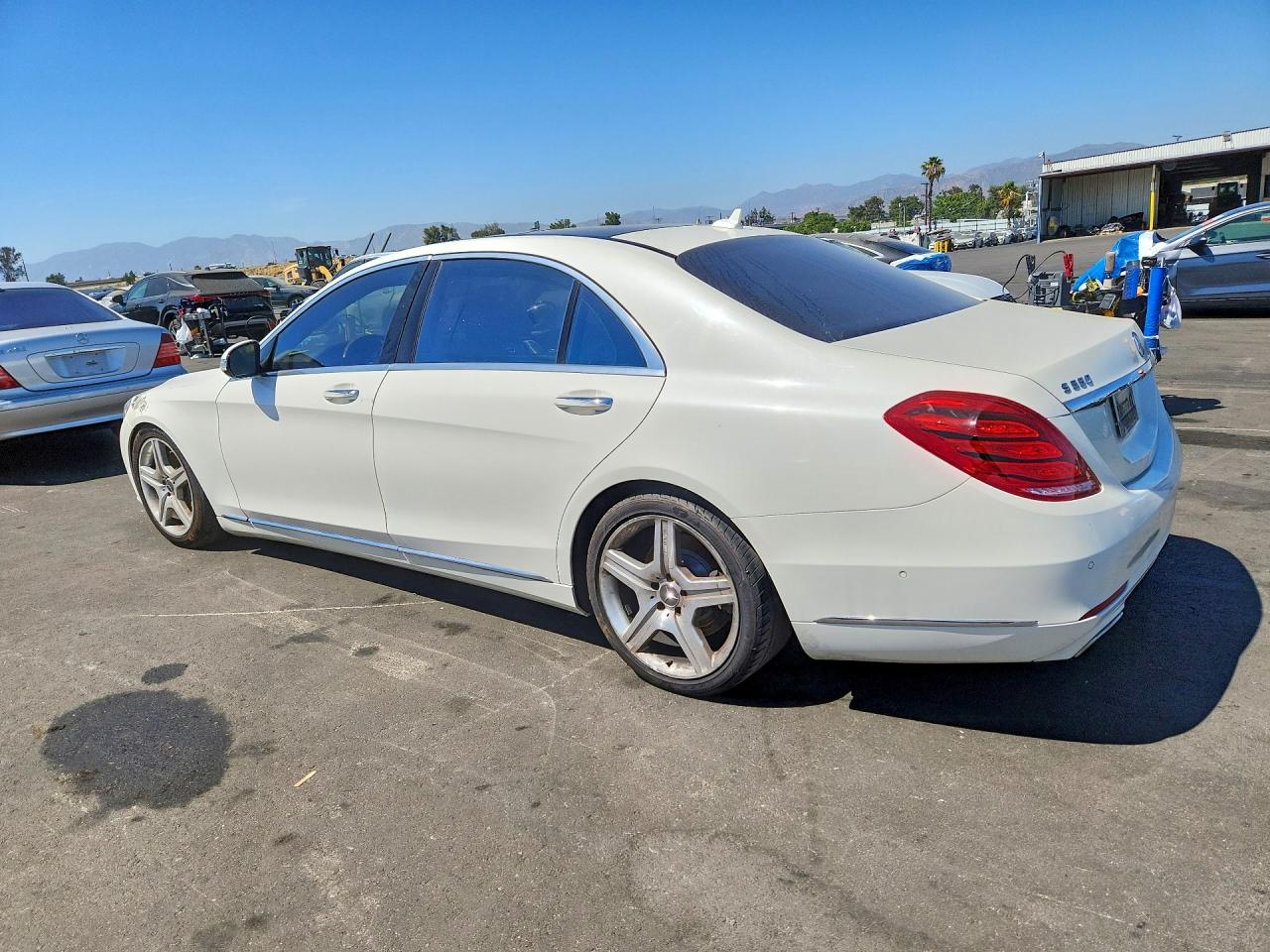 2014 Mercedes-Benz S-Class VIN WDDUG8CB3EA060080 COPART salvage auction — Minor Dent/Scratches, CA - DIS/DLR/EXP ONLY CLEAN TITLE, sold $5,800 on 2026-07-01 (photo 2)
