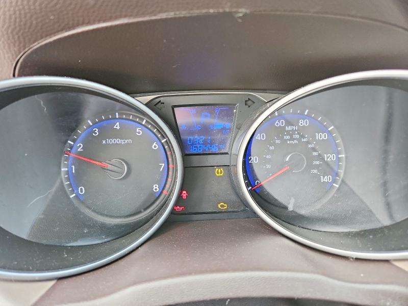 2011 Hyundai Tucson VIN KM8JU3AC4BU285781 COPART salvage auction — NORMAL WEAR, NY - CERTIFICATE OF TITLE, sold $1,300 on 2026-07-06 (photo 9)