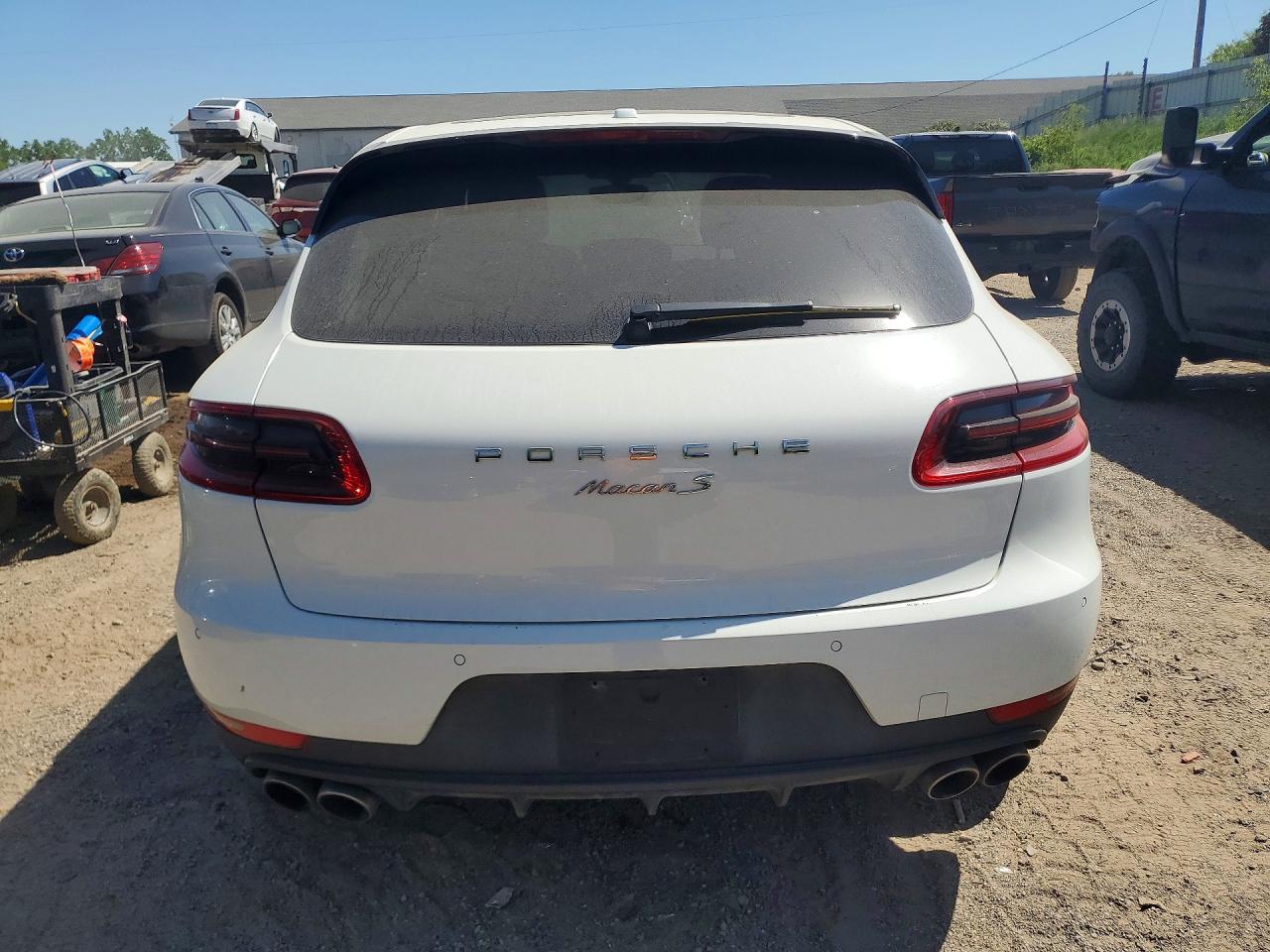 2016 Porsche Macan VIN WP1AB2A56GLB41165 COPART salvage auction — Minor Dent/Scratches, MI - DEALER ONLY CLEAN TITLE (P), sold $5,500 on 2026-07-01 (photo 6)