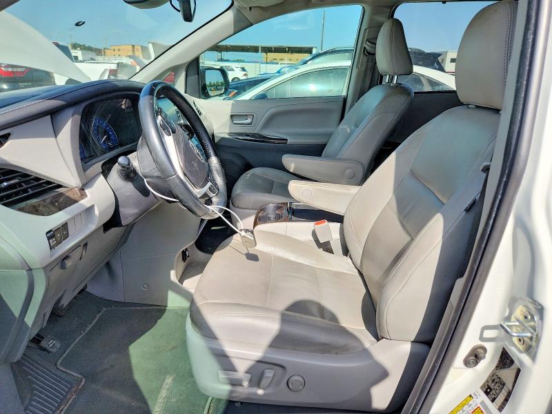 2020 Toyota Sienna VIN 5TDYZ3DC8LS027026 COPART salvage auction — WATER/FLOOD, Tx - Salvage Title-Flood Damage, sold $3,000 on 2026-07-09 (photo 7)