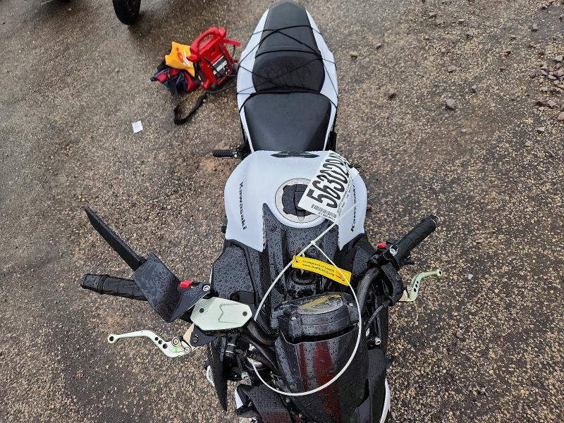 2017 Kawasaki Er VIN JKAEREG13HDA01183 COPART salvage auction — SIDE, Wi - Junked Vehicle Bill Of Sale, sold $625 on 2026-07-09 (photo 5)