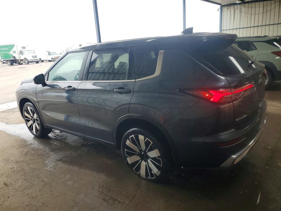 2025 Mitsubishi Outlander VIN JA4J4VA80SZ058595 COPART salvage auction — SIDE, Co - Salvage Title, sold $550 on 2026-07-22 (photo 2)