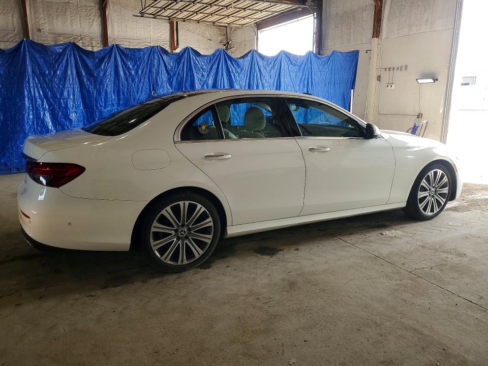 2022 Mercedes-benz E-klasse VIN W1KZF8DB7NB089776 COPART salvage auction — WATER/FLOOD, Ky - Cert Of Title-Salvage Water, sold $800 on 2026-07-27 (photo 3)