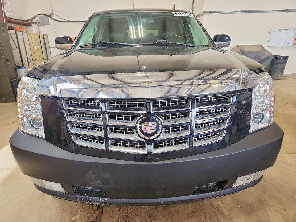 2011 Cadillac Escalade VIN 1GYS4BEF5BR194488 COPART salvage auction — MECHANICAL, Ab - Bos - Salvage, sold $1,800 on 2026-07-09 (photo 5)