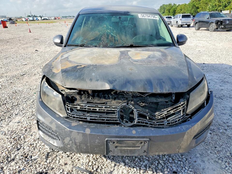 2017 Volkswagen Tiguan VIN WVGAV7AX6HK047247 COPART salvage auction — ENGINE BURN, Tx - Nonrepairable Title, sold $150 on 2026-07-14 (photo 5)