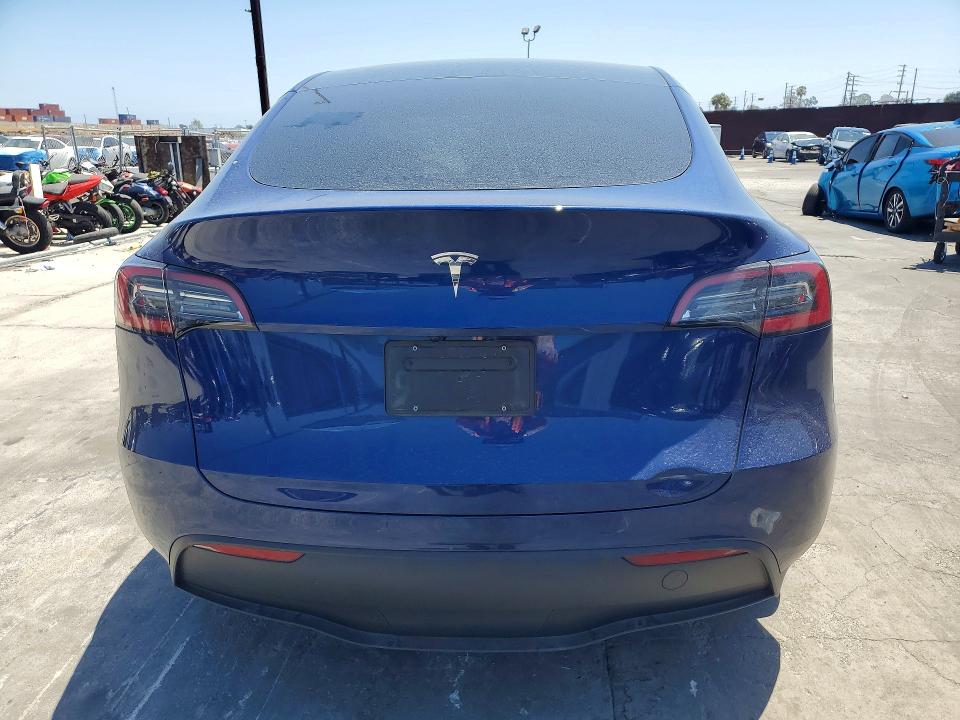 2024 Tesla Model y VIN 7SAYGDED8RF153681 COPART salvage auction — FRONT END, Salvage Title, sold $14,300 on 2026-07-22 (photo 6)