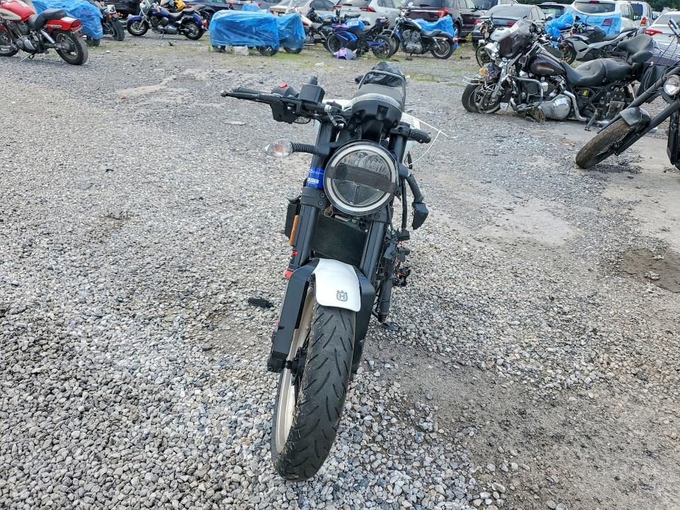 2023 Husqvarna Vitpilen 401/svartpilen 401 VIN MD2JUJ404PC224836 COPART salvage auction — ALL OVER, Pa - Certificate Of Salvage, sold $775 on 2026-07-09 (photo 2)