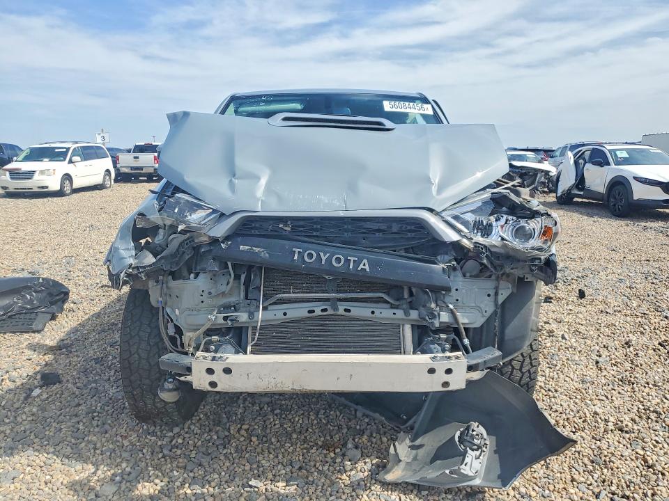 2017 Toyota 4runner VIN JTEBU5JR9H5432099 COPART salvage auction — FRONT END, Salvage Title, sold $6,100 on 2026-07-28 (photo 5)