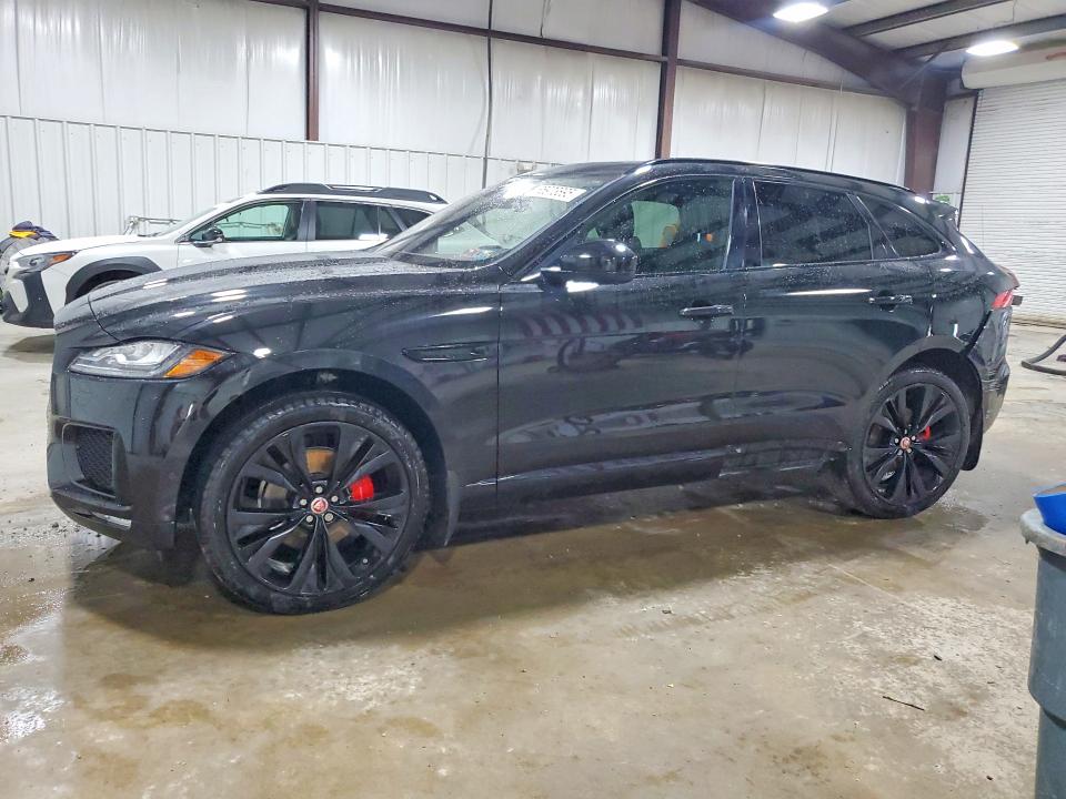 2018 Jaguar F-pace VIN SADCM2FV1JA298087 — COPART salvage auction photo