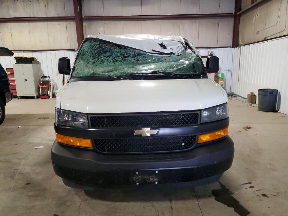 2023 Chevrolet Express 2500 VIN 1GCWGAFP2P1232832 COPART salvage auction — ROOF, IL - CERTIFICATE OF TITLE, sold $2,700 on 2026-07-09 (photo 5)